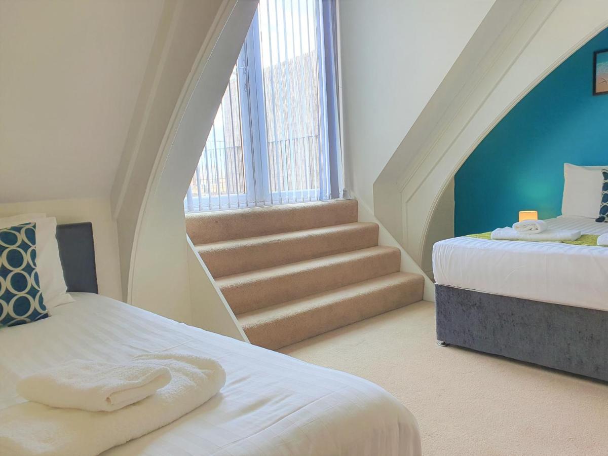 Central Apartments - Spacious 2 Beds スウィンドン エクステリア 写真
