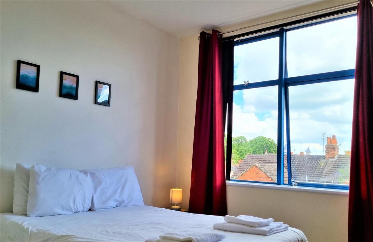 Central Apartments - Spacious 2 Beds スウィンドン エクステリア 写真